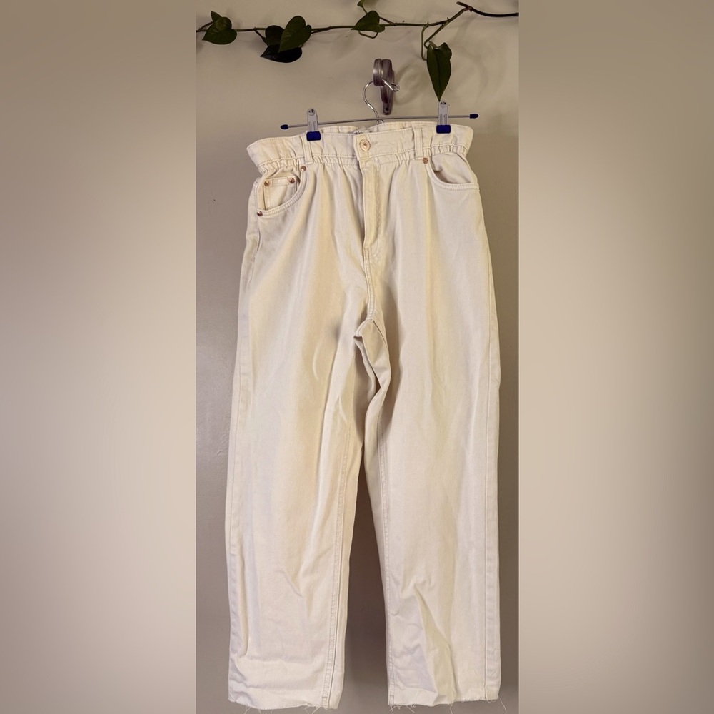 Bershka Cream High rise denim Pants size 8